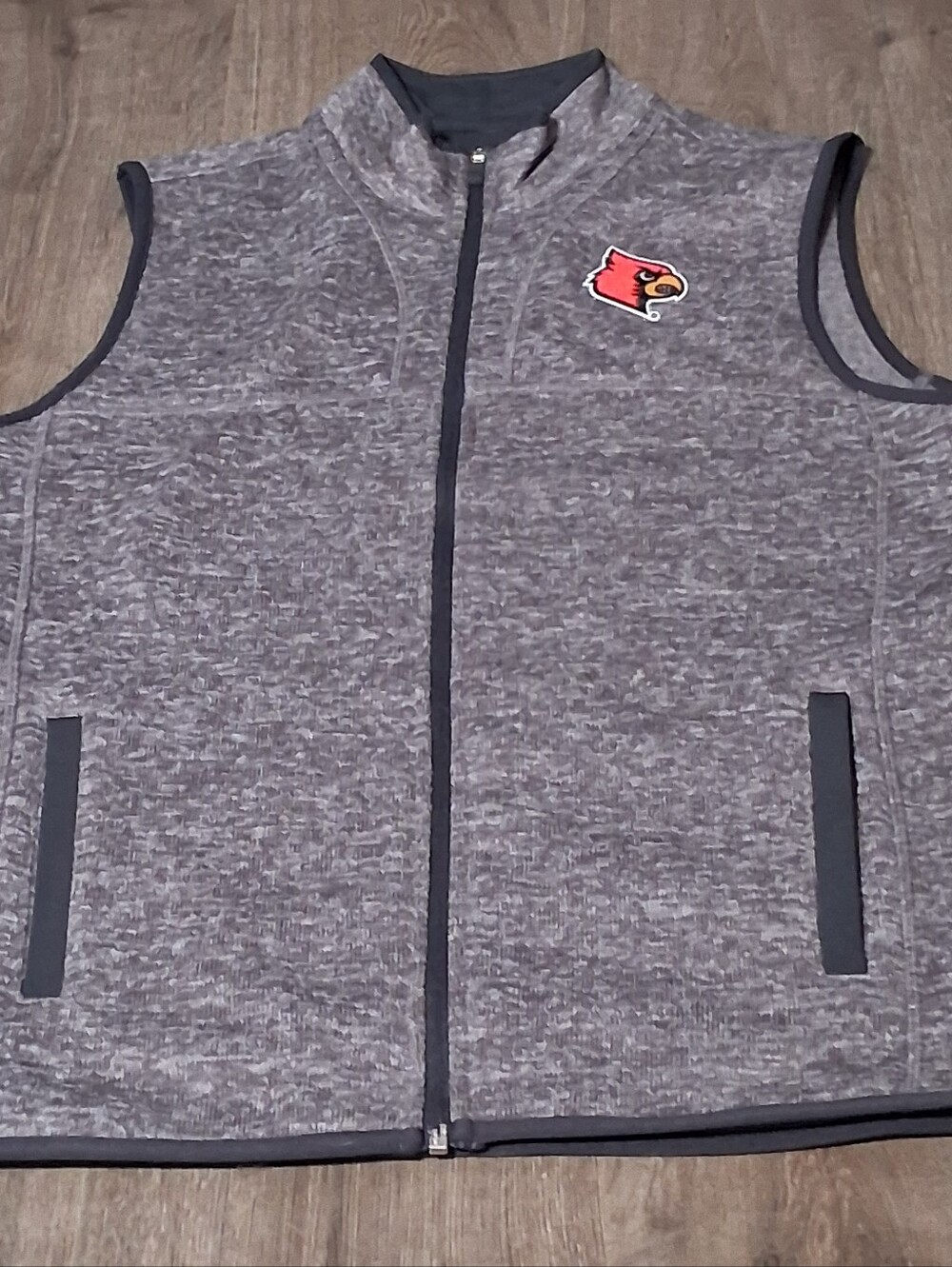 NWT Antigua Men’s Louisville Cardinals Fortune Full-Zip Vest - Heather Charcoal